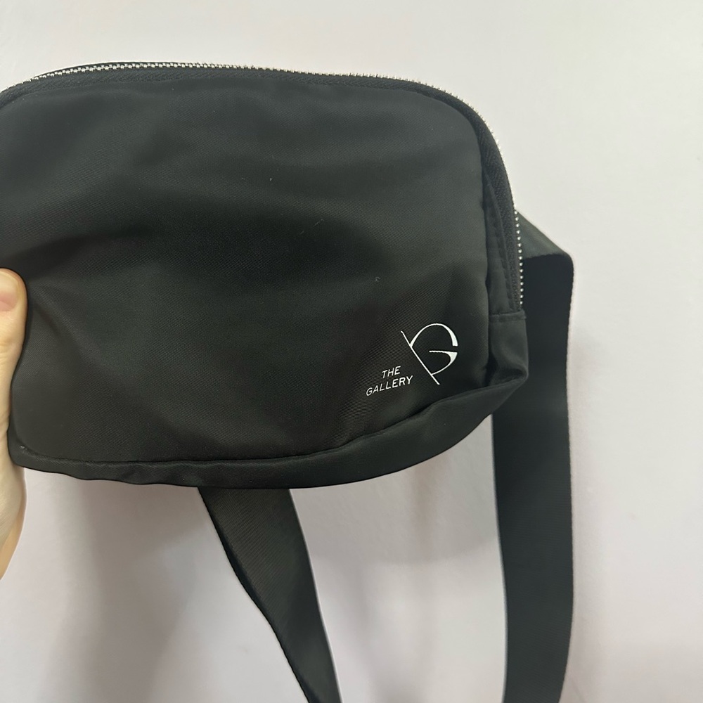 Gallery Women’s Black Belt Bag